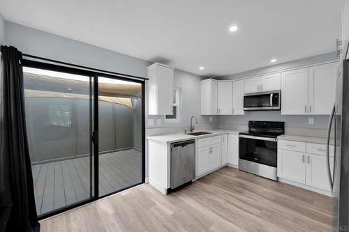 83-1235 River Glen Row, San Diego, CA, 92111-7454 | Card Image