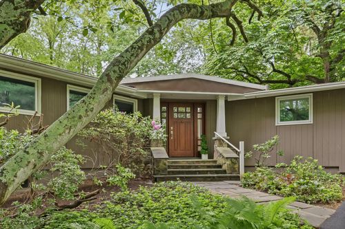 336 Jay St, Katonah, NY, 10536-3711 | Card Image