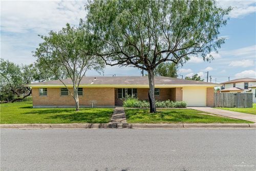 206 E Ricky Crossland Ave, Elsa, TX, 78543 | Card Image