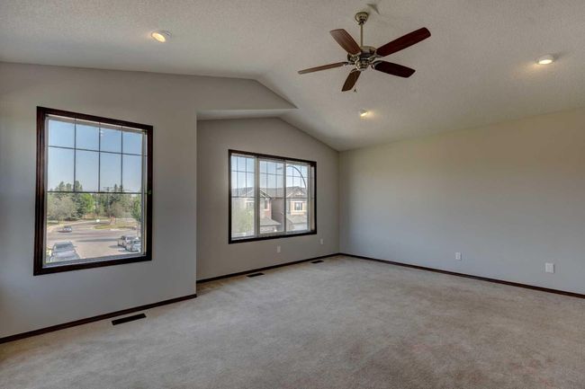 71 Chapman Green Se, House other with 5 bedrooms, 4 bathrooms and 4 parking in Calgary AB | Image 25