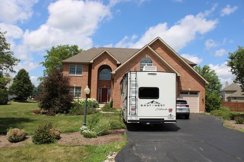 11809 Strawberry Ln, Huntley, IL, 60142-9768 | Card Image