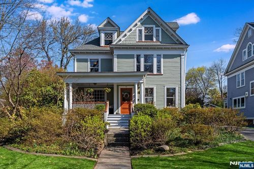 41 Oakwood Avenue, Montclair, NJ, 07043 | Card Image