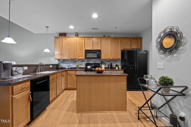 Kitchen | Image 8
