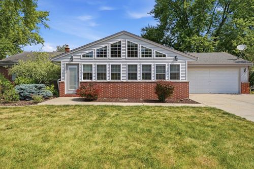 16730 Willow Ridge Lane, Brookfield, WI, 53005 | Card Image