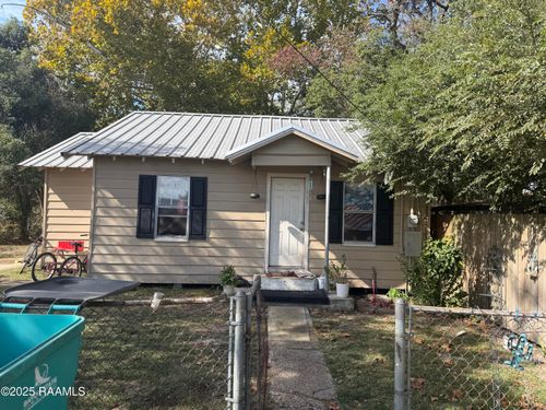 811 N 3rd St, Eunice, LA, 70535-2411 | Card Image
