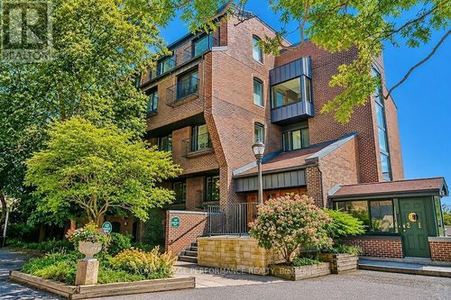 10-135 Springfield Avenue, Ottawa, ON, K1M1C5 | Card Image