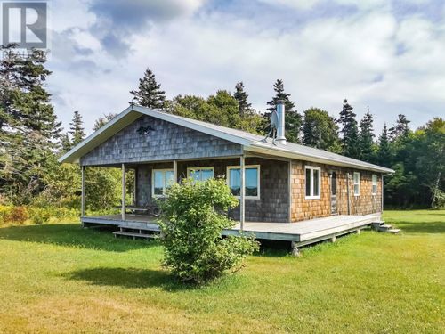 16 Stanley Dr, Kingsboro, PE, C0A1K0 | Card Image