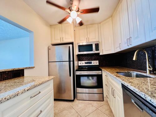 10 Kent A, West Palm Beach, FL, 33417-1702 | Card Image