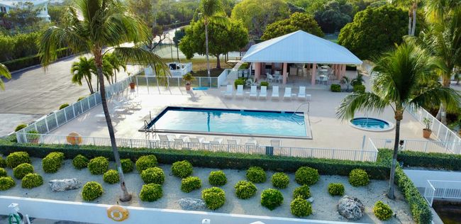 Pool View | Image 7