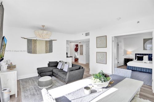 apt-401-360 Collins Ave, Miami Beach, FL, 33139-6930 | Card Image