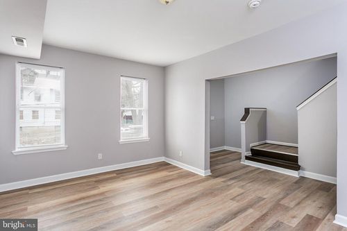 3021 Wolcott Ave, BALTIMORE, MD, 21216-1518 | Card Image