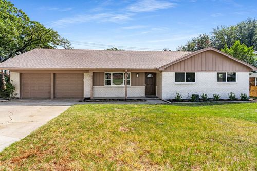 93 Regents Park, Bedford, TX, 76022-6559 | Card Image