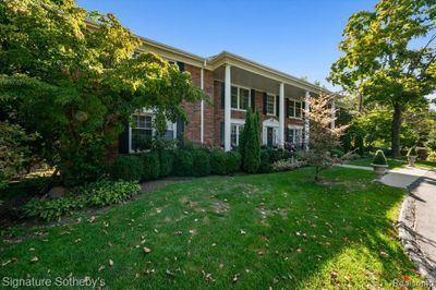 233 Barden Road, Condo with 3 bedrooms, 2 bathrooms and null parking in Bloomfield Hills MI | Image 3