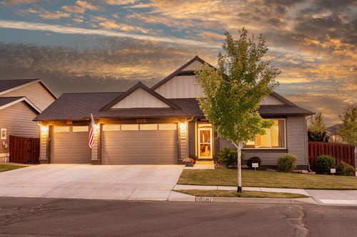 1397 Ne Wilshire Dr, Prineville, OR, 97754-1385 | Card Image