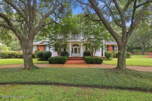 64 Saint Andrews Place, Jackson, MS, 39211 | Card Image