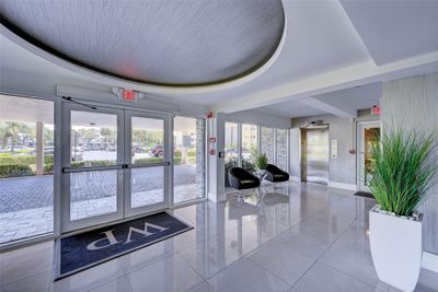 1012 - 801 S Federal Hwy, Condo with 2 bedrooms, 2 bathrooms and null parking in Pompano Beach FL | Image 3