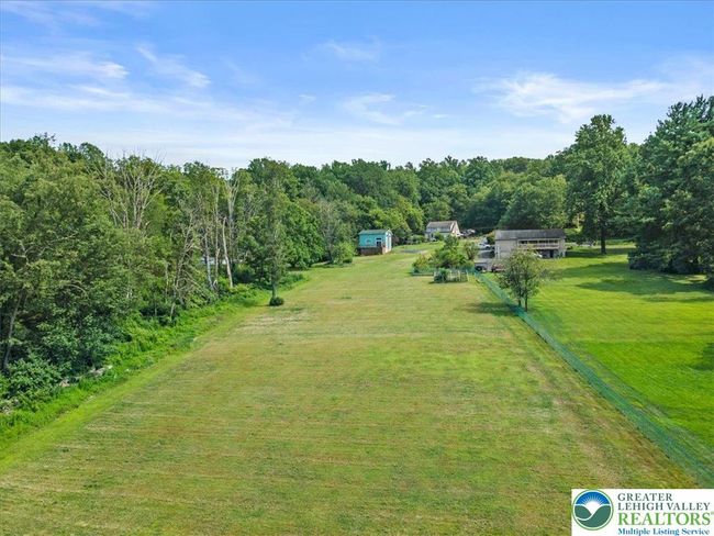 1553 Middle Rd, House other with 4 bedrooms, 5 bathrooms and null parking in Stroudsburg PA | Image 17