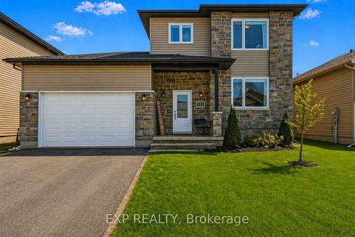 111 Desjardins St, Limoges, ON, K0A2M0 | Card Image