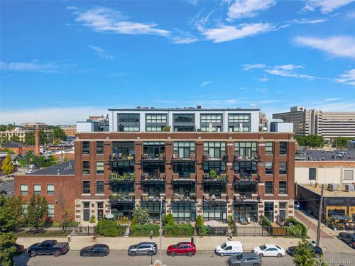 402-444 W Willis St, Detroit, MI, 48201-1796 | Card Image