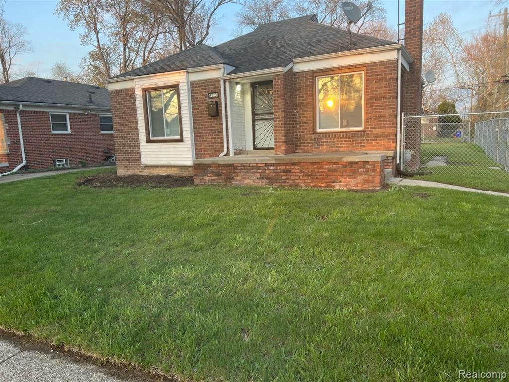 Oakfield St, Detroit, MI 48235