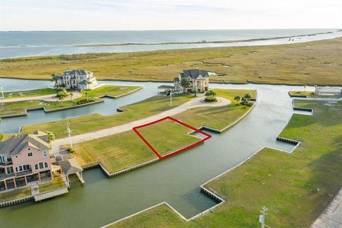 6 Half Moon, Hitchcock, TX, 77563-3687 | Card Image