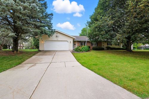 b-4108 Wilshire Ln, Janesville, WI, 53546-2003 | Card Image