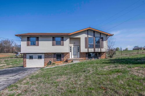 2426 Highway 25 70 W, Strawberry Plains, TN, 37871-3927 | Card Image