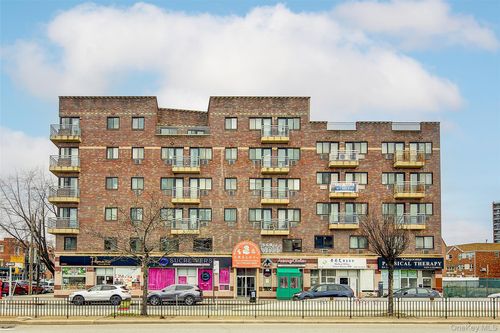 5c-84-05 Queens Blvd, Elmhurst, NY, 11373-4298 | Card Image