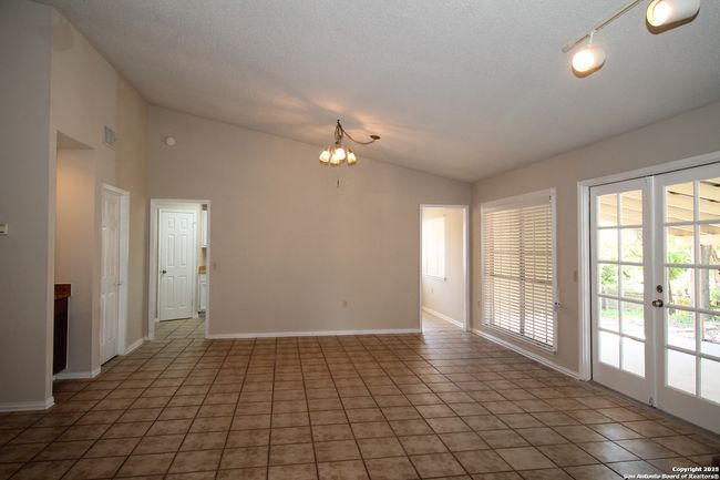 10305 Vigilante Trl, House other with 3 bedrooms, 2 bathrooms and null parking in Converse TX | Image 5