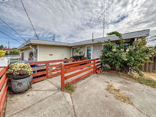 27628 Pensacola Way, Hayward, CA, 94544-5024 | Card Image