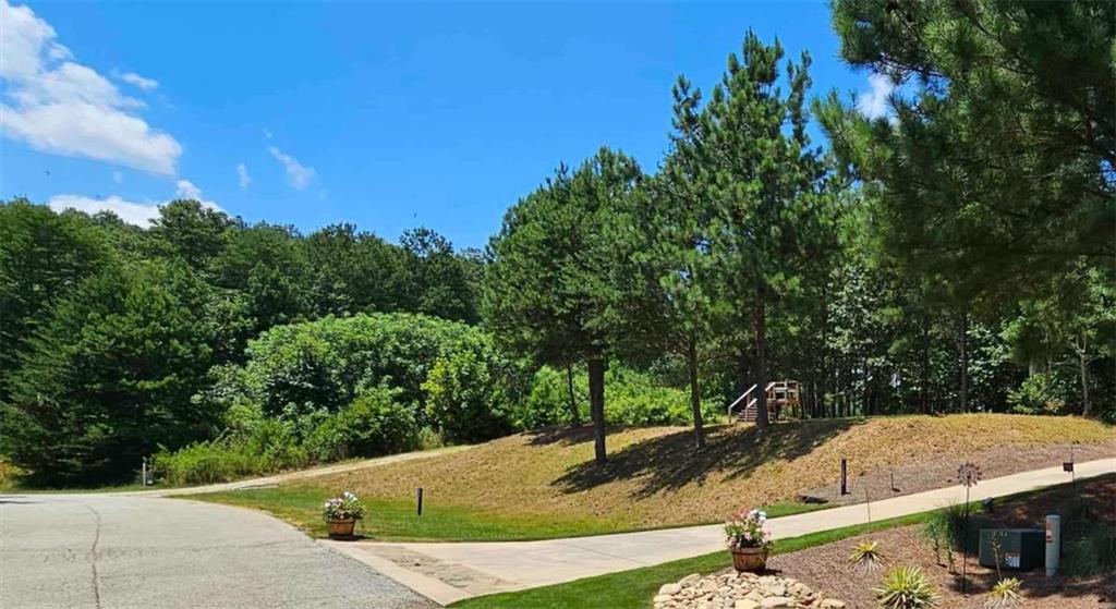 Land in Toccoa