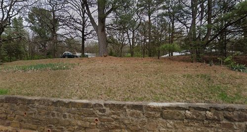 1624 N Gregg Ave, Fayetteville, AR, 72703-1811 | Card Image