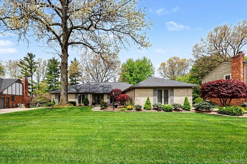 11921 Raintree Ct, Shelby Township, MI, 48315-1159 | Card Image