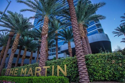 3002-4471 Dean Martin Dr, Las Vegas, NV, 89103-4246 | Card Image