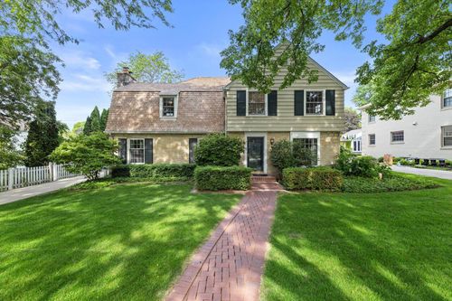 6123 N Berkeley Boulevard, Whitefish Bay, WI, 53217 | Card Image