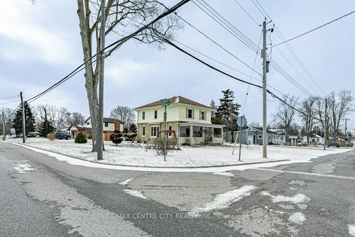 17 Church St, Forest, ON, N0N1J0 | Card Image