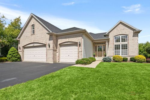 1087 Waterview Cir, Antioch, IL, 60002-6201 | Card Image