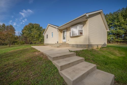 19579 New Gambier Rd, Gambier, OH, 43022-9614 | Card Image