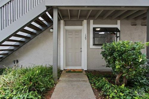 129-900 Southampton Rd, Benicia, CA, 94510-1835 | Card Image