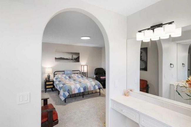 11 Patrick View Sw, House other with 4 bedrooms, 4 bathrooms and 4 parking in Calgary AB | Image 36