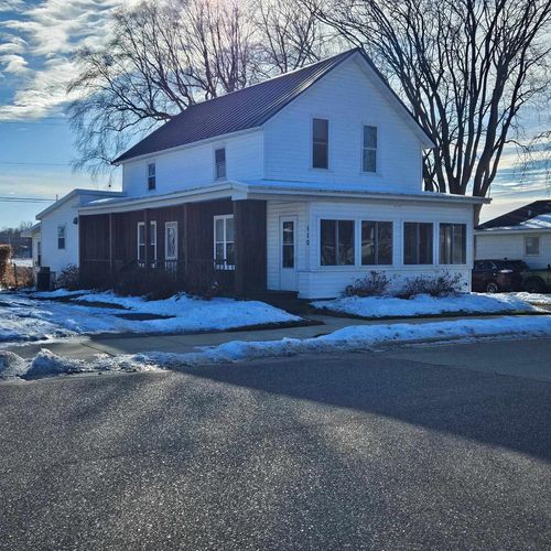 110 W Montello St, Montello, WI, 53949-9245 | Card Image