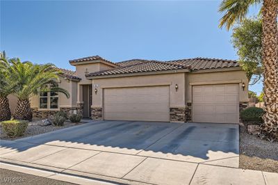 819 Cardamom Court, House other with 3 bedrooms, 2 bathrooms and null parking in Henderson NV | Image 3