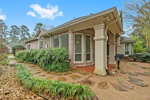 27 E Palmer Bnd, The Woodlands, TX, 77381-5405 | Card Image