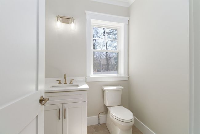 116 Winthrop St, House other with 4 bedrooms, 4 bathrooms and 6 parking in Medway MA | Image 24