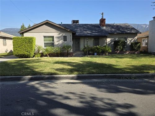 520 Country Club Ln, San Bernardino, CA, 92404-3935 | Card Image