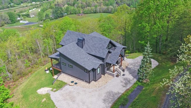 433 Hawkeye Trl, Home with 3 bedrooms, 3 bathrooms and null parking in Marble NC | Image 62