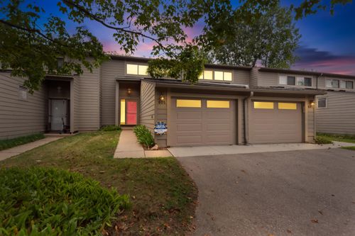 605 Watersedge Dr, Ann Arbor, MI, 48105-2514 | Card Image