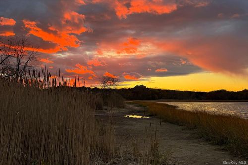 126 Walnut Rd, Kings Park, NY, 11754-2427 | Card Image