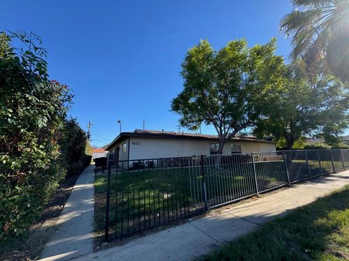 1002 Lombard Dr, Redlands, CA, 92374-3402 | Card Image