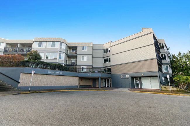 301 - 9632 120 A Street, Condo with 2 bedrooms, 1 bathrooms and 1 parking in Surrey BC | Image 1